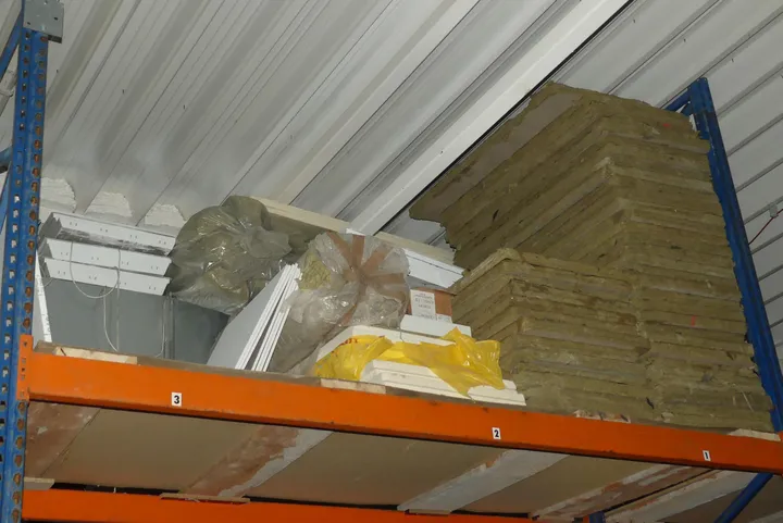 Konvolut Material, OSB-Platten, Dämmmaterial Umfang: Fachinhalt